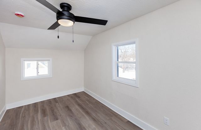 2944 Dean Avenue, Des Moines, IA 50317