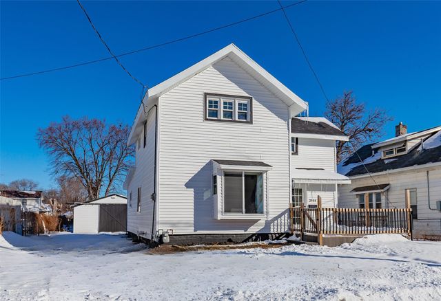 2944 Dean Avenue, Des Moines, IA 50317