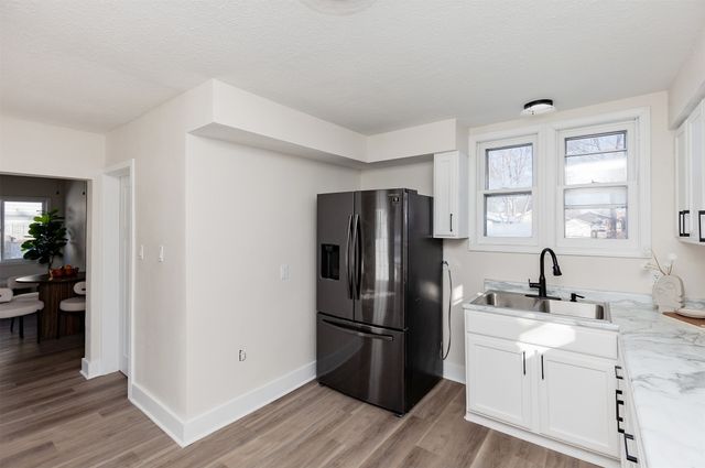 2944 Dean Avenue, Des Moines, IA 50317