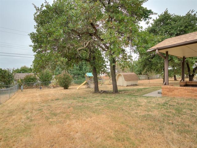 955 Buckwood Drive, Choctaw, OK 73020