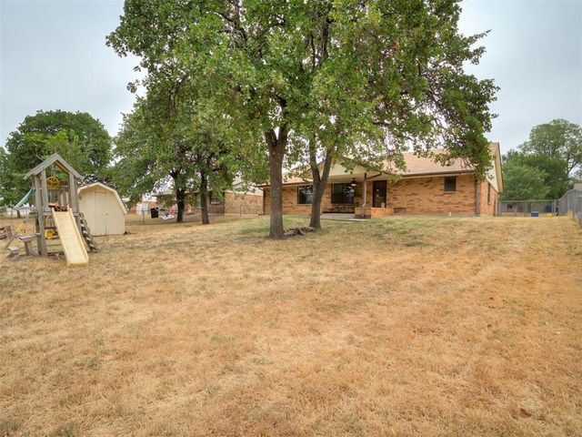 955 Buckwood Drive, Choctaw, OK 73020