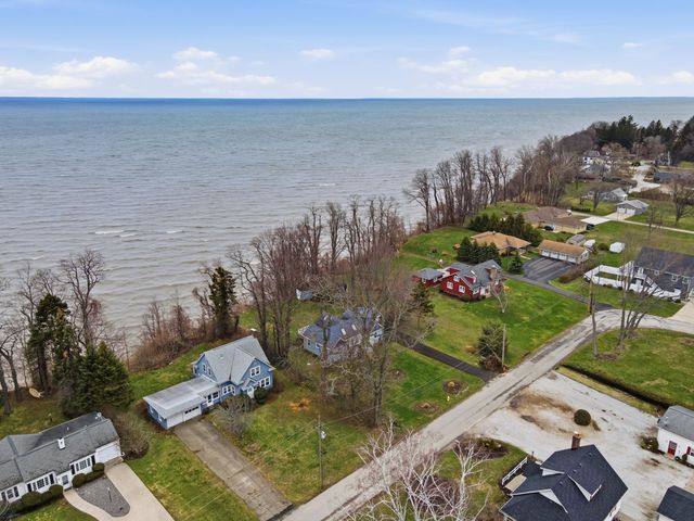8016 DRIFTWOOD Drive, Erie, PA 16511