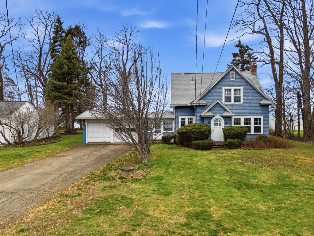 8016 DRIFTWOOD Drive, Erie, PA 16511