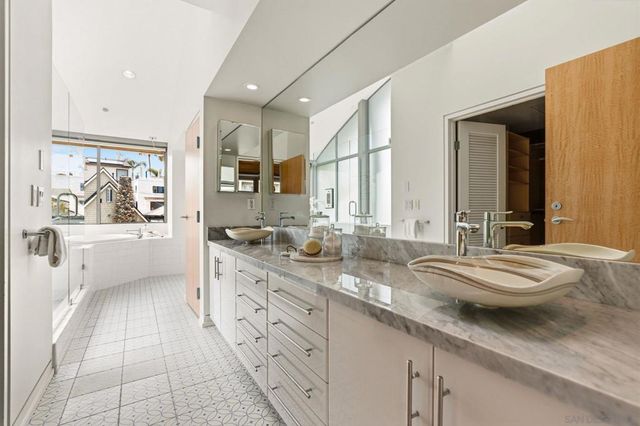 337 Playa Del Norte, La Jolla, CA 92037