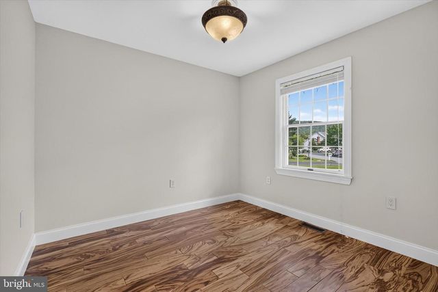1704 BRECKENRIDGE DR, Harrisburg, PA 17112