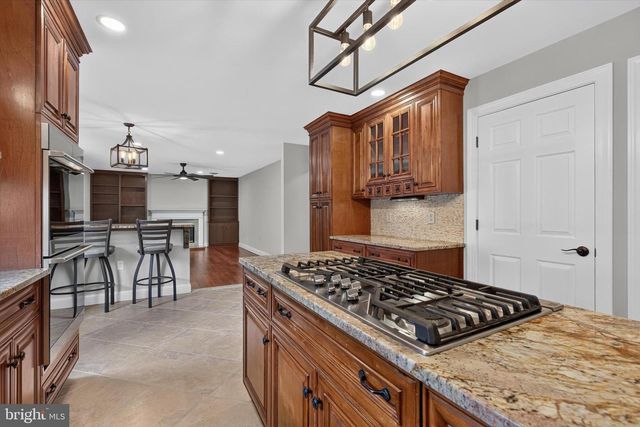 1704 BRECKENRIDGE DR, Harrisburg, PA 17112