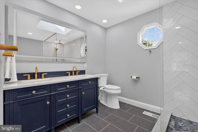 1704 BRECKENRIDGE DR, Harrisburg, PA 17112