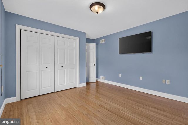 1704 BRECKENRIDGE DR, Harrisburg, PA 17112