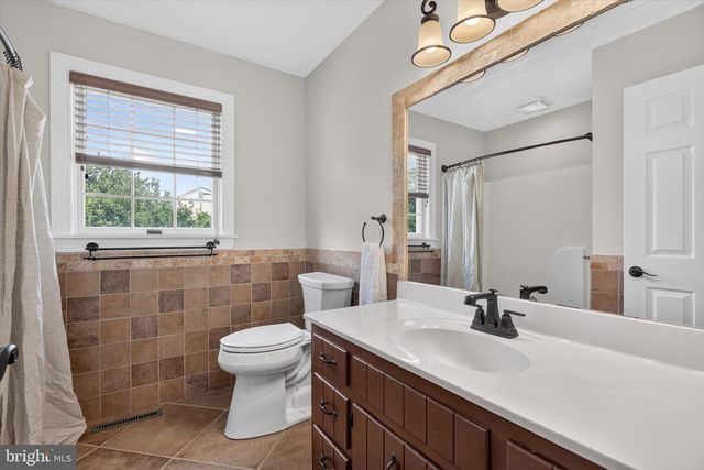 1704 BRECKENRIDGE DR, Harrisburg, PA 17112