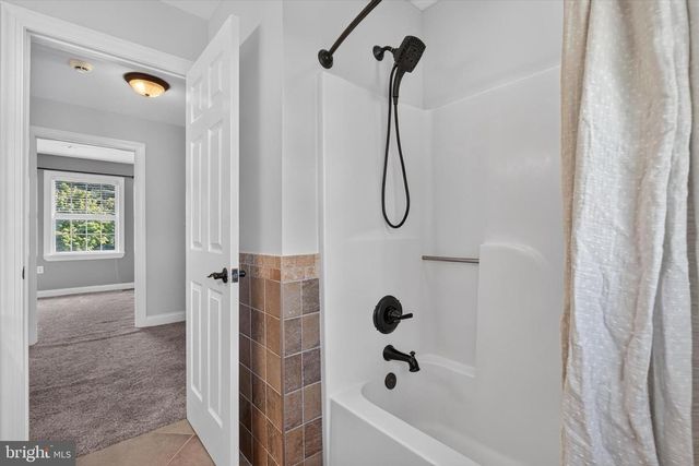 1704 BRECKENRIDGE DR, Harrisburg, PA 17112