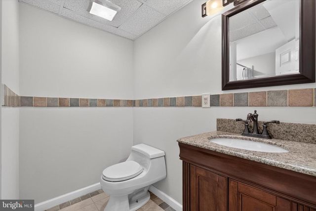 1704 BRECKENRIDGE DR, Harrisburg, PA 17112