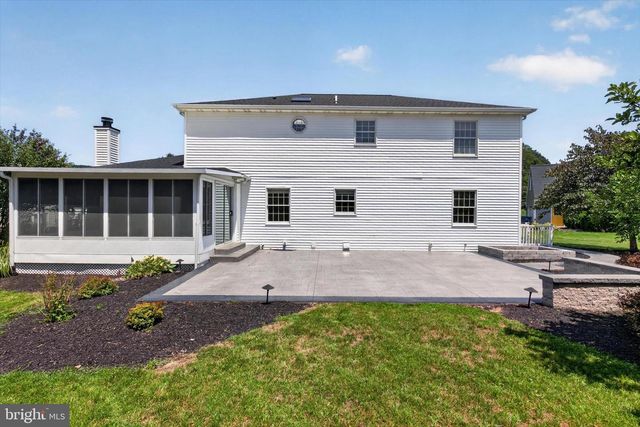 1704 BRECKENRIDGE DR, Harrisburg, PA 17112