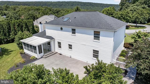 1704 BRECKENRIDGE DR, Harrisburg, PA 17112