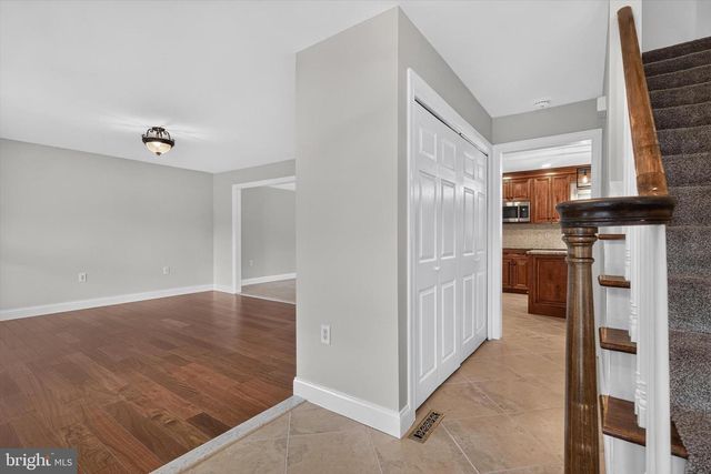 1704 BRECKENRIDGE DR, Harrisburg, PA 17112