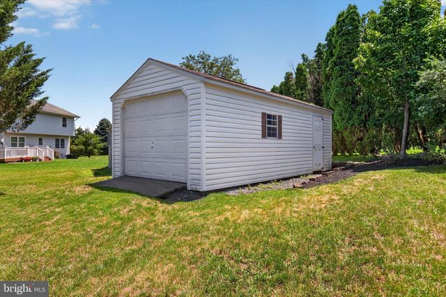 1704 BRECKENRIDGE DR, Harrisburg, PA 17112