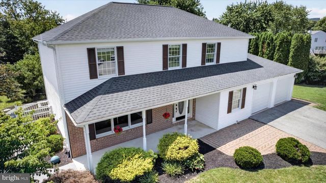 1704 BRECKENRIDGE DR, Harrisburg, PA 17112