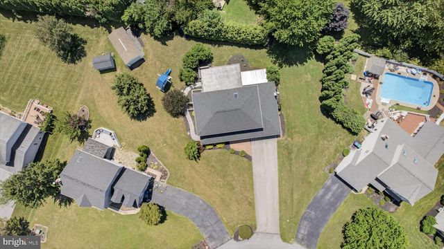 1704 BRECKENRIDGE DR, Harrisburg, PA 17112