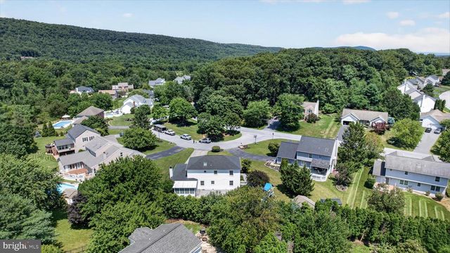 1704 BRECKENRIDGE DR, Harrisburg, PA 17112
