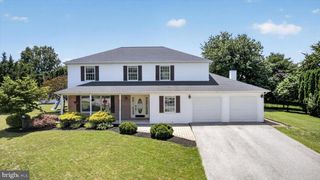 1704 BRECKENRIDGE DR, Harrisburg, PA 17112