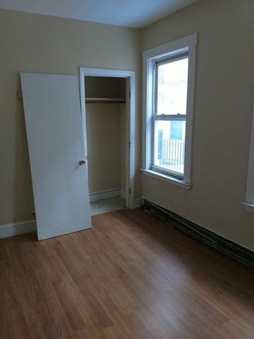 61 Vine 3, Lynn, MA 01905