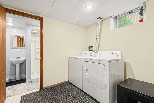 47 Carlton Avenue SE, Grand Rapids, MI 49506