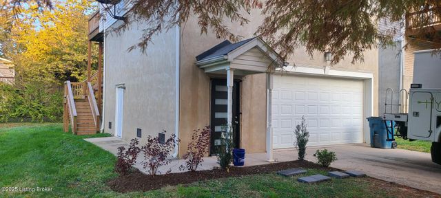 909 W Riverside Dr, Louisville, KY 40207