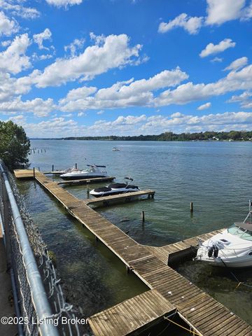 909 W Riverside Dr, Louisville, KY 40207