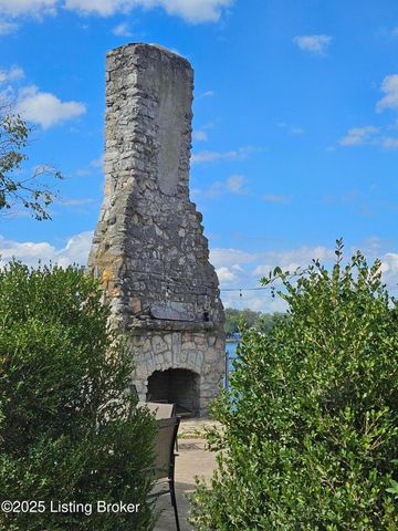 909 W Riverside Dr, Louisville, KY 40207