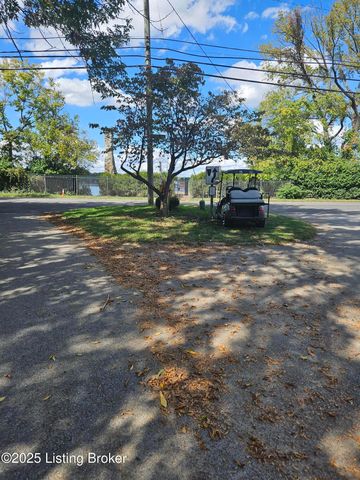 909 W Riverside Dr, Louisville, KY 40207