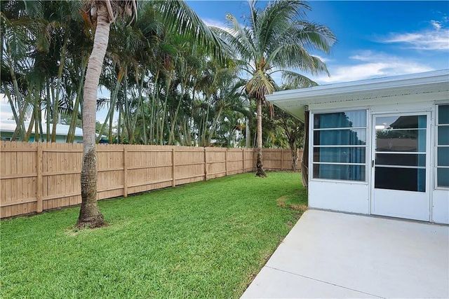 555 20th Street, Vero Beach, FL 32960