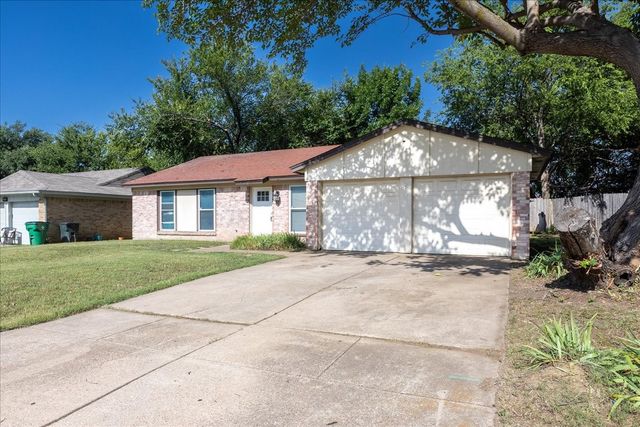 5709 Denise Drive, Haltom City, TX 76148