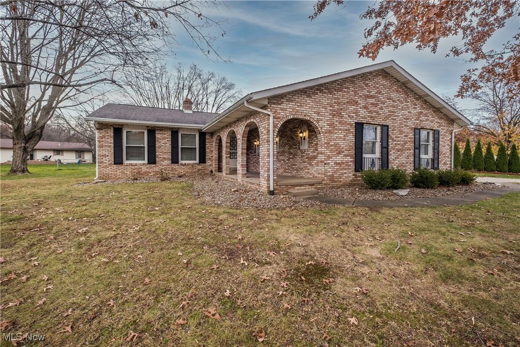 3450 Crownpoint Street NW, Massillon, OH 44646