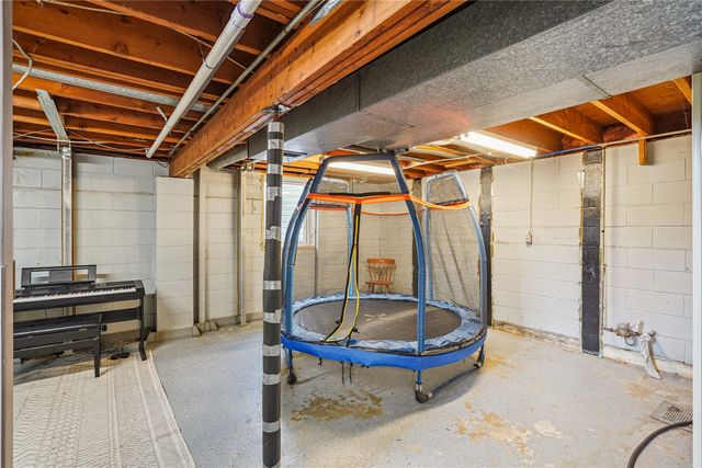 501 Spruce Drive, Pella, IA 50219