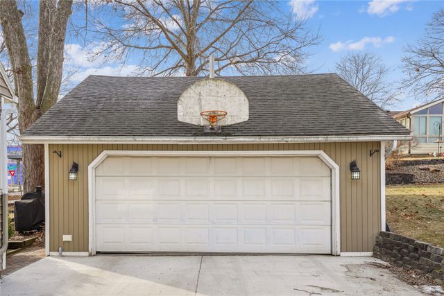 501 Spruce Drive, Pella, IA 50219