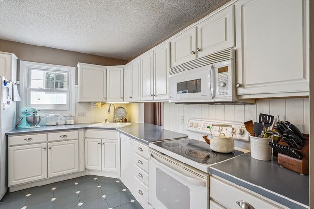 501 Spruce Drive, Pella, IA 50219