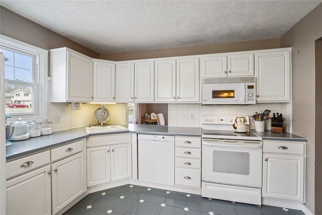 501 Spruce Drive, Pella, IA 50219