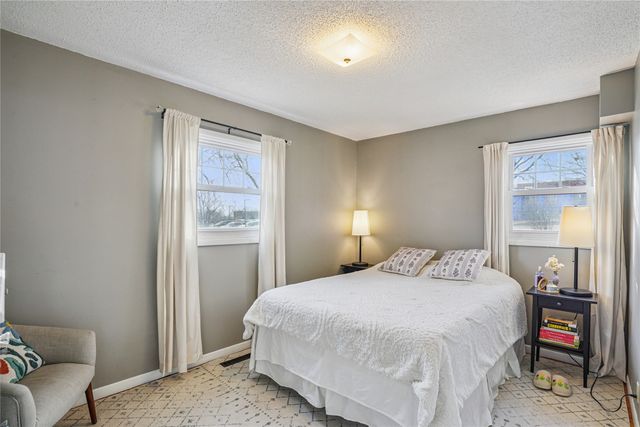 501 Spruce Drive, Pella, IA 50219