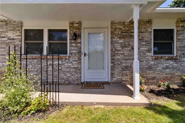 703 Thomas Boulevard, Springdale, AR 72762