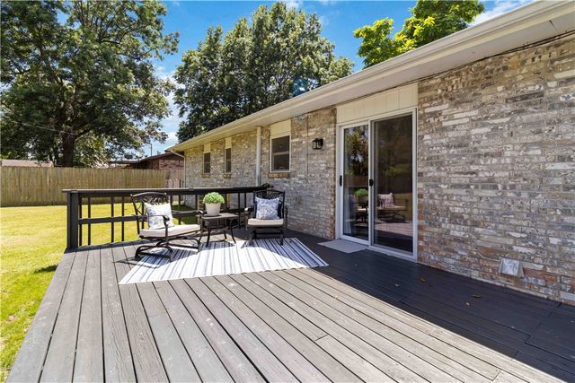 703 Thomas Boulevard, Springdale, AR 72762