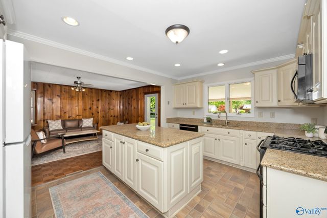 4407 Garth Road SE, Huntsville, AL 35802