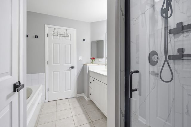 1137 Hawthorne Lane, Elk Grove Village, IL 60007