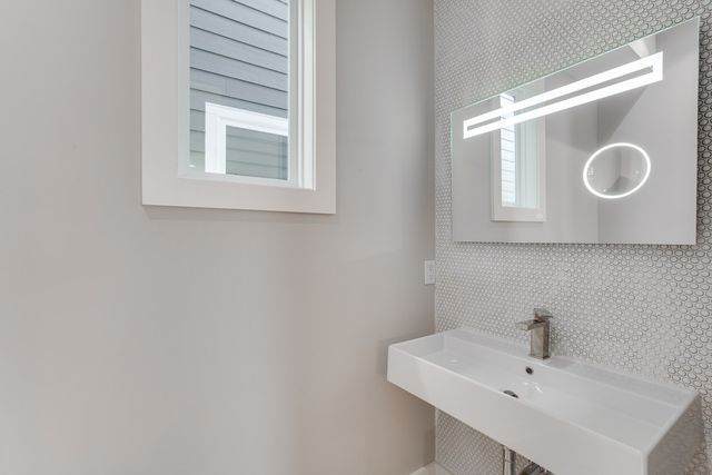 525 31st Ave, N, Nashville, TN 37209