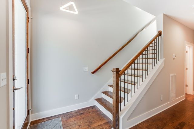 525 31st Ave, N, Nashville, TN 37209