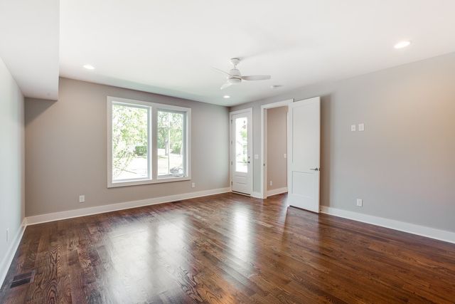 525 31st Ave, N, Nashville, TN 37209