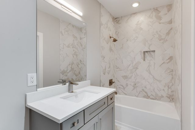 525 31st Ave, N, Nashville, TN 37209