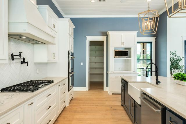 16811 Wrangler Road, Rosharon, TX 77583