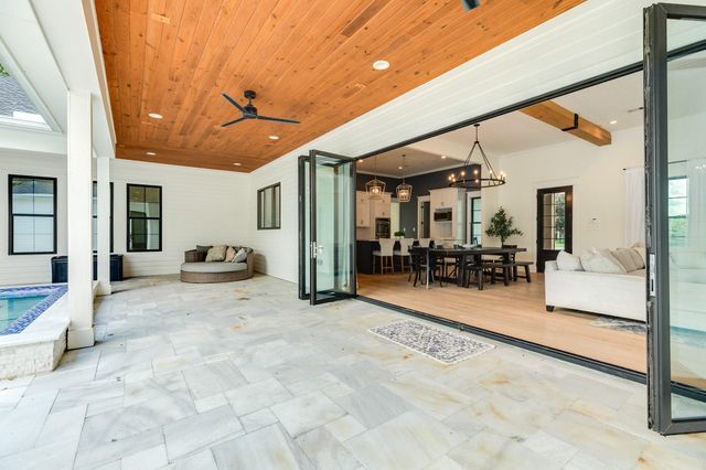 16811 Wrangler Road, Rosharon, TX 77583
