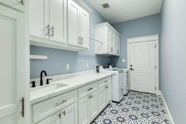 16811 Wrangler Road, Rosharon, TX 77583