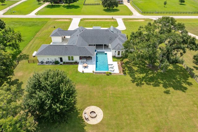 16811 Wrangler Road, Rosharon, TX 77583
