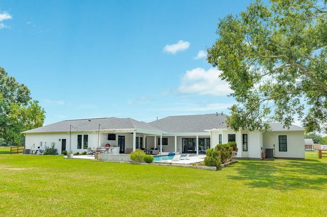 16811 Wrangler Road, Rosharon, TX 77583